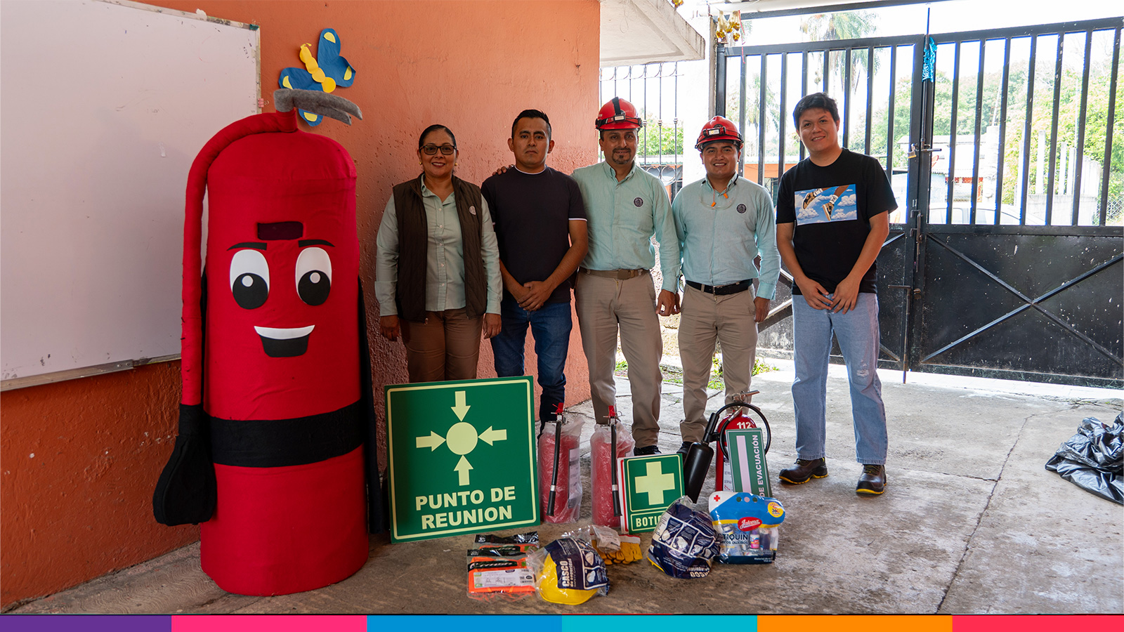 CAFIVER entrega equipo de seguridad a la Escuela Úrsulo Galván en Moyoapan